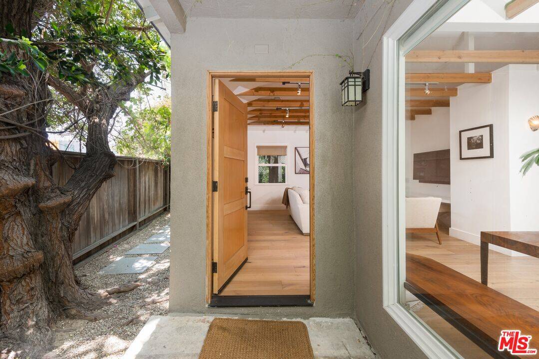 704 1/2  Vernon AVE 1BR Marina Del Rey La