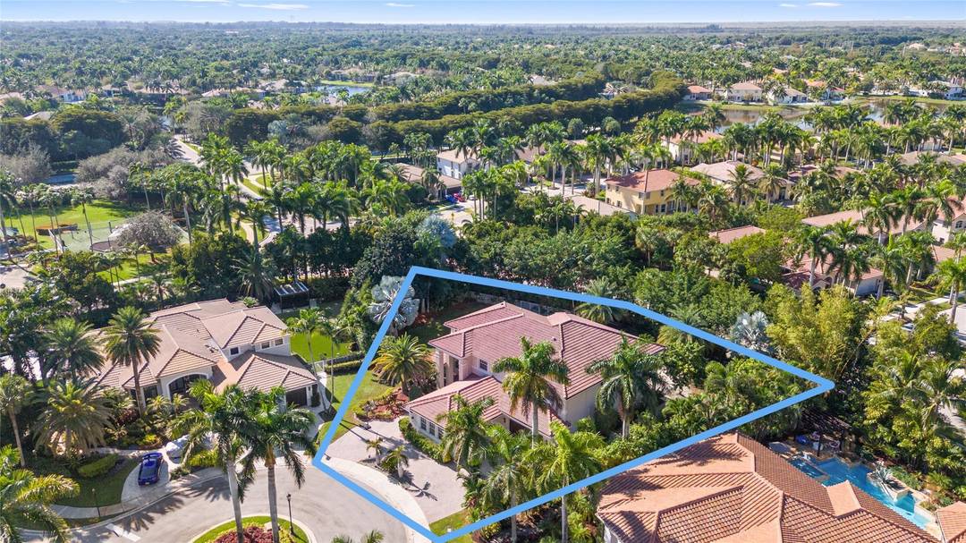 One of a kind, custom 6 beds, 5.