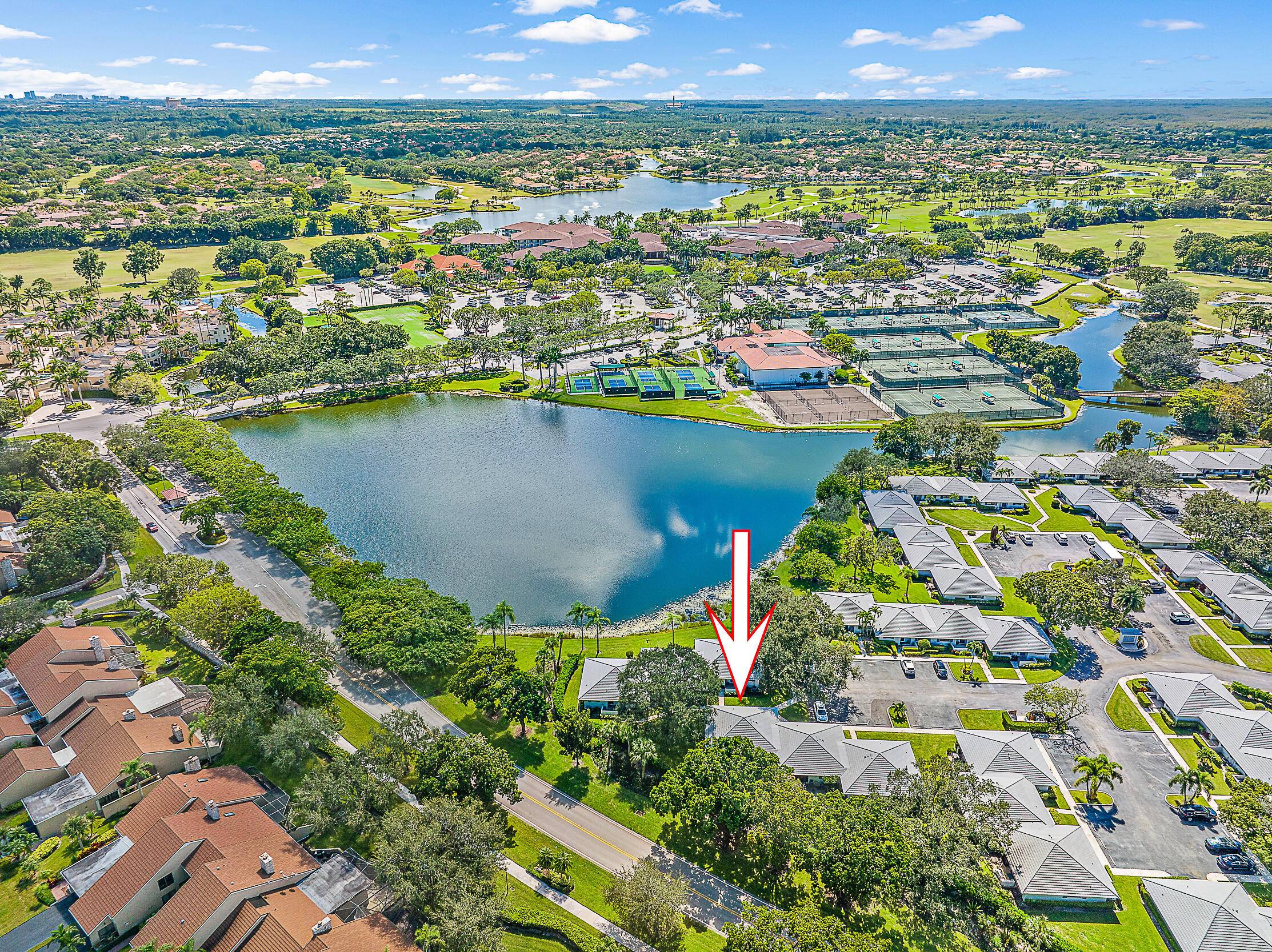 Turnkey renovated single floor villa in PGA National !