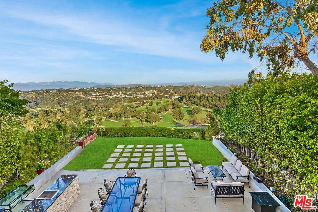 2322   Canyonback Rd 4BR Brentwood La