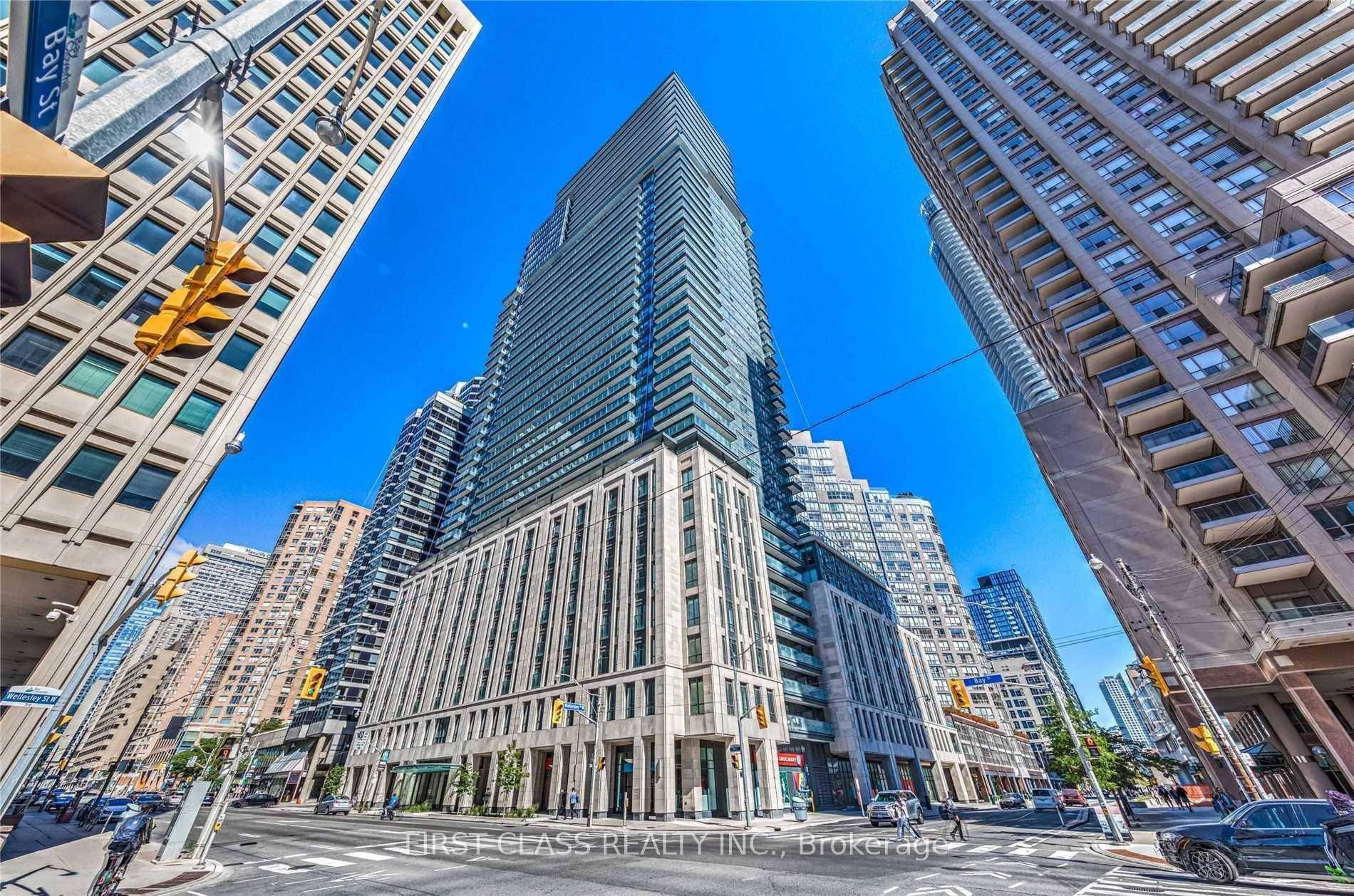 Fully furnished. The Britt At Core Area Of Downtown Toronto !