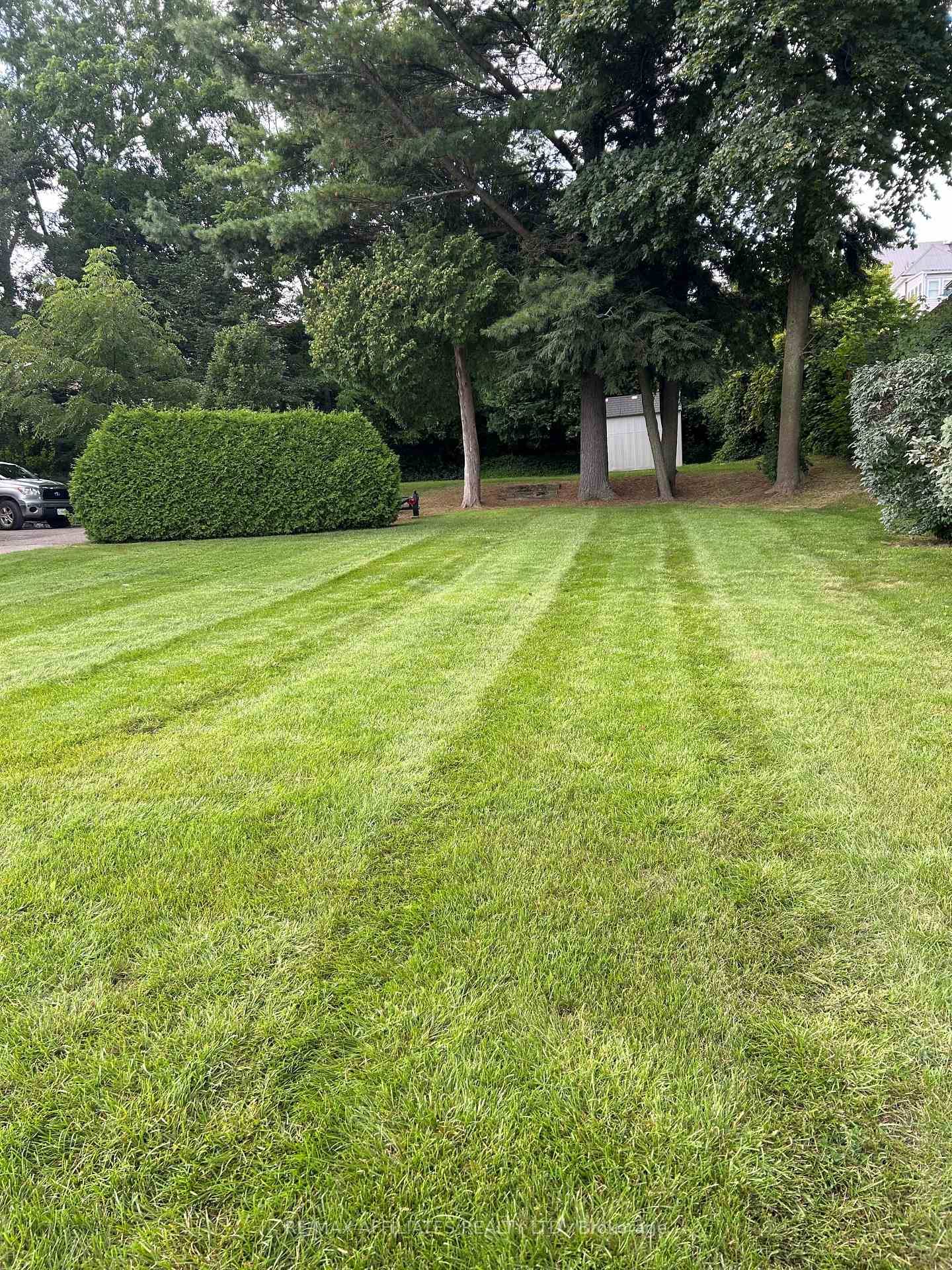 BUILDING LOT provided all applicable zoning regulations are followed.
