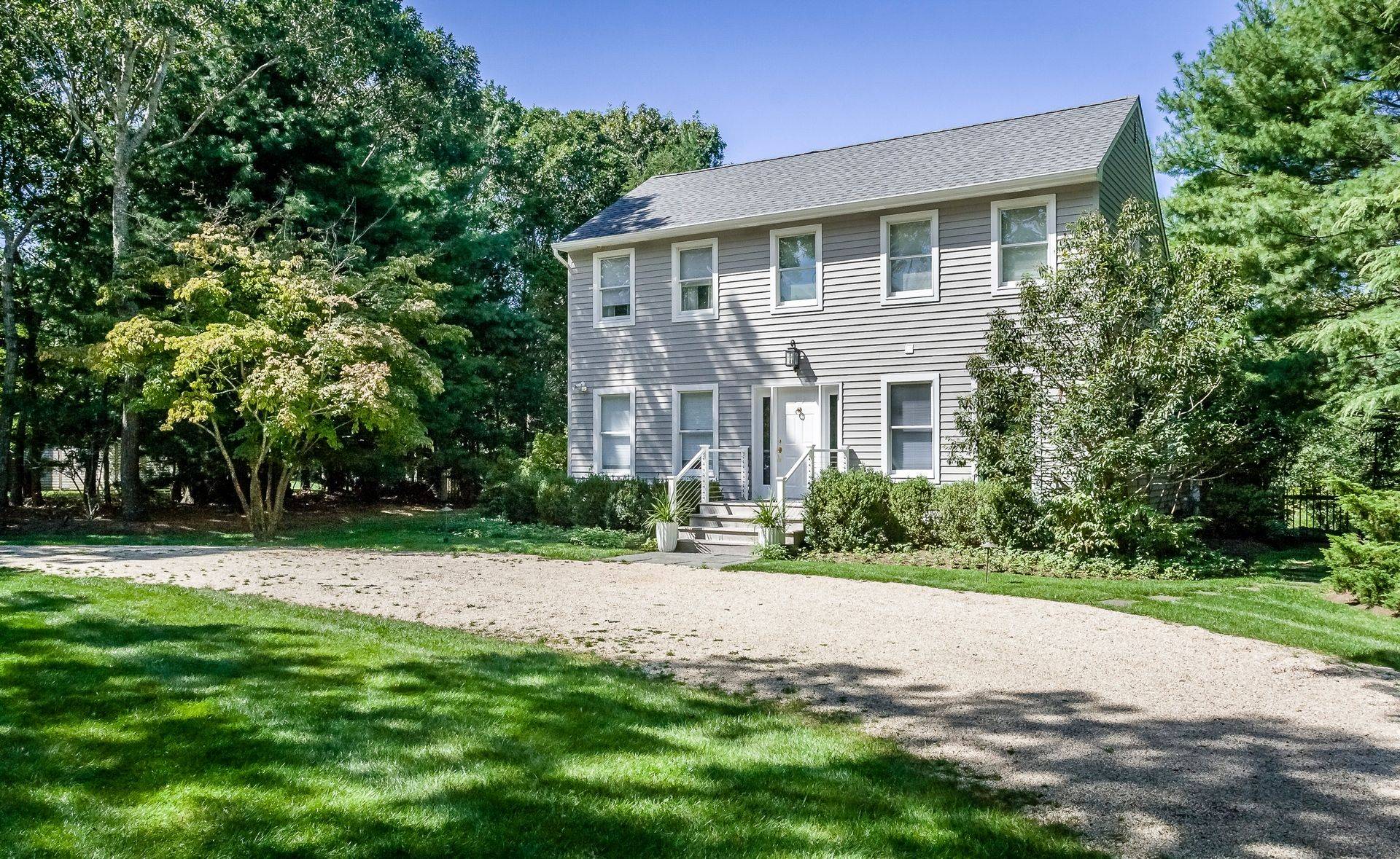 Designer Decorated 3 Bd/3 Bth and Pool in NW With New Kitchen!