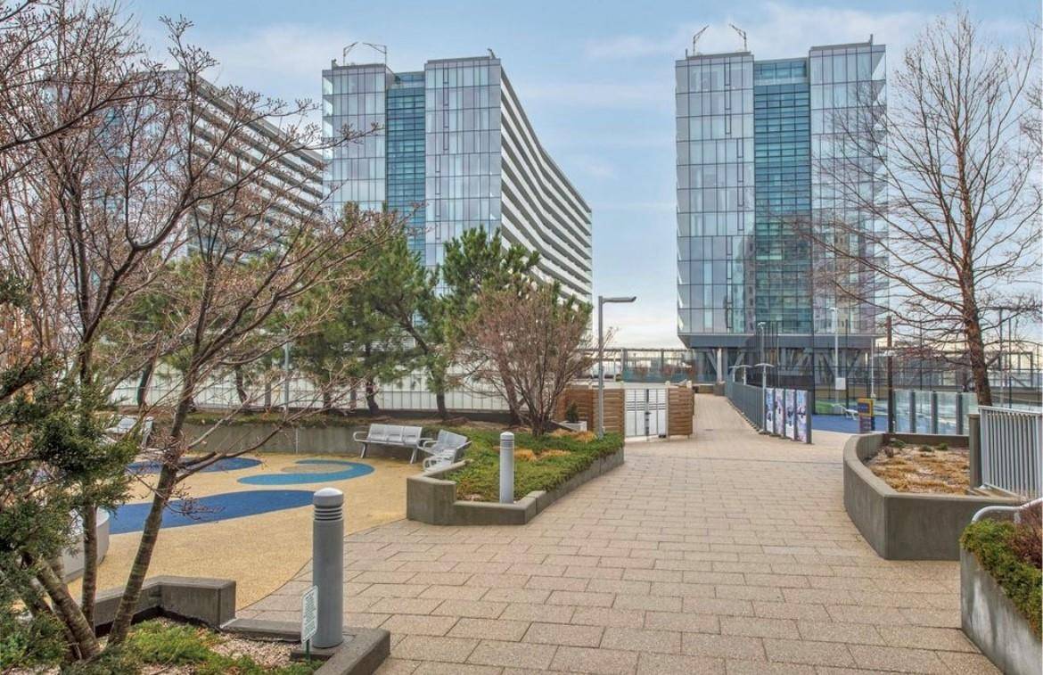 Prime location of Downtown Flushing !