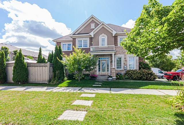 Bright amp ; Cozy 4 Bedroom Detached Home on a Premium Corner Lot Overlooking the Park !