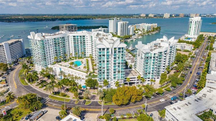 Discover the ultimate Beach lifestyle in this fully renovated 2 bedroom, 2 bathroom penthouse with soaring 13ft ceilings and 360 degree panoramic views of the Bay and the iconic South ...