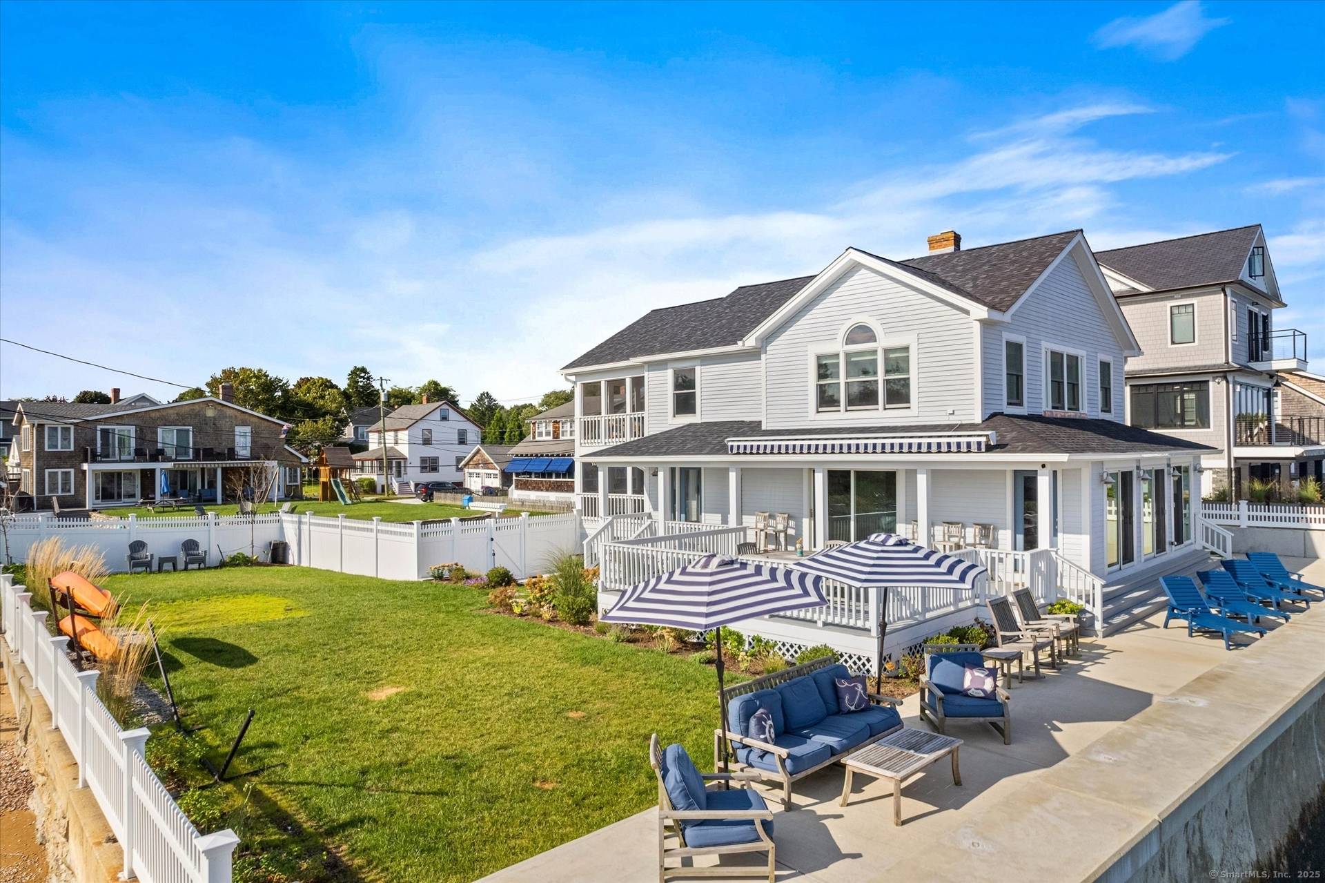 Welcome to your dream coastal retreat !