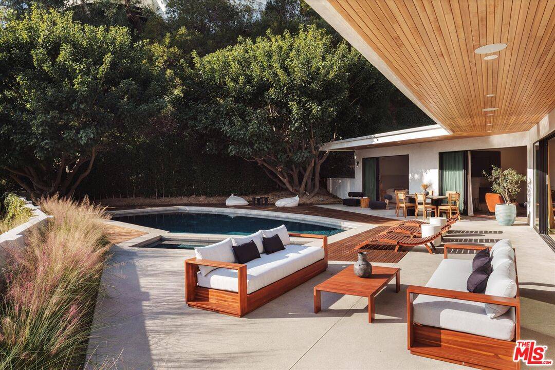1820   Rising Glen Rd 3BR Sunset Strip La