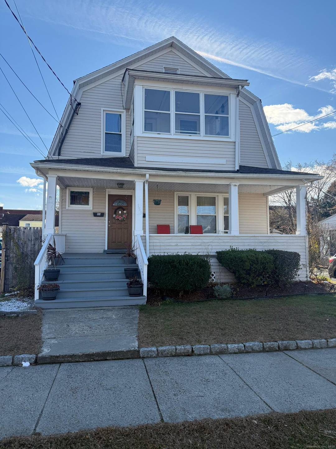 This well maintained 2 family home is located in the North End of Bridgeport.