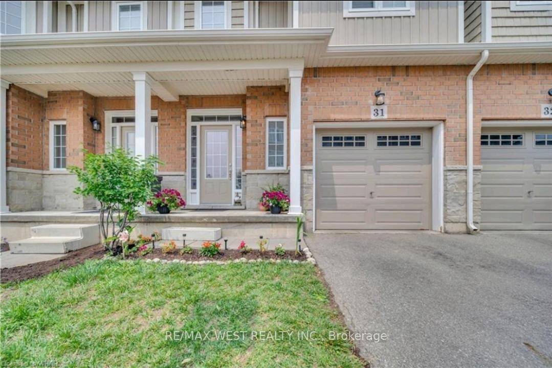 Look No Further ! Luxurious and spacious town featuring 3 bedrooms, including a grand size master, and 2.