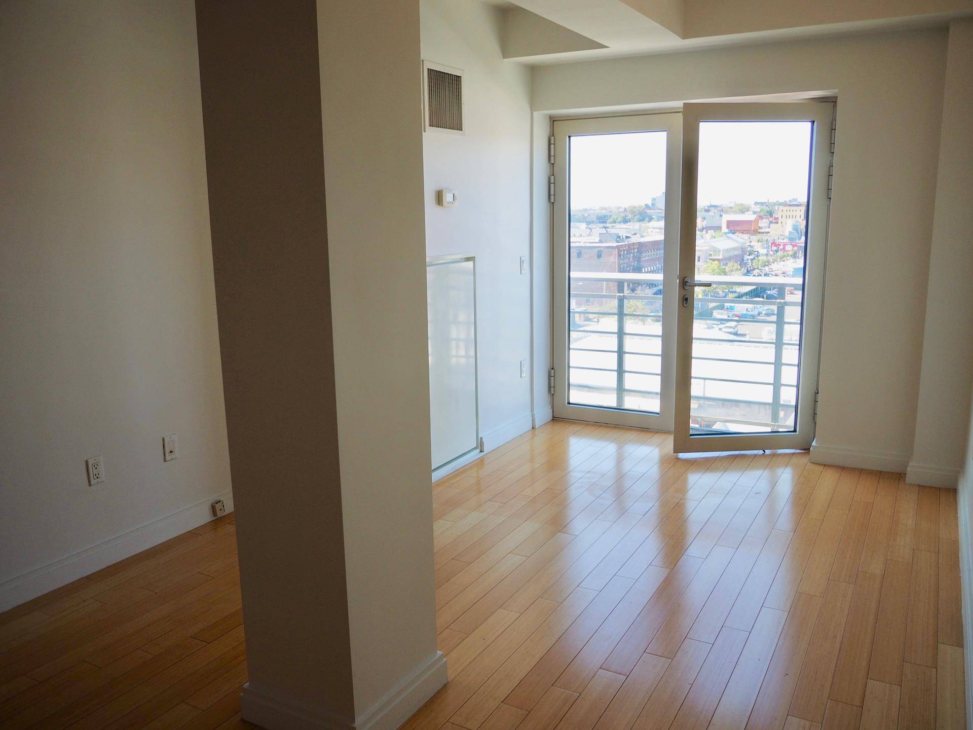 Bring Your Sunglasses This Sun Drenched One Bedroom Has It All !