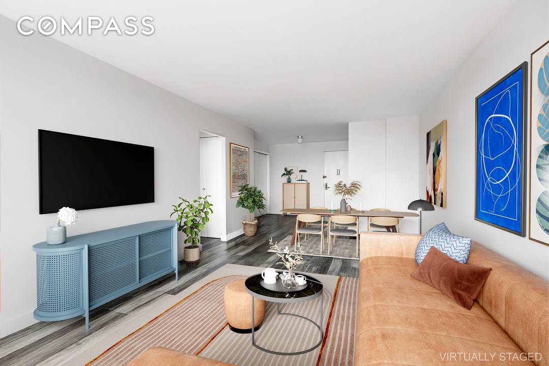 Residence 30F is a high floor, beautifully renovated one bedroom with expansive city views and incredible light.