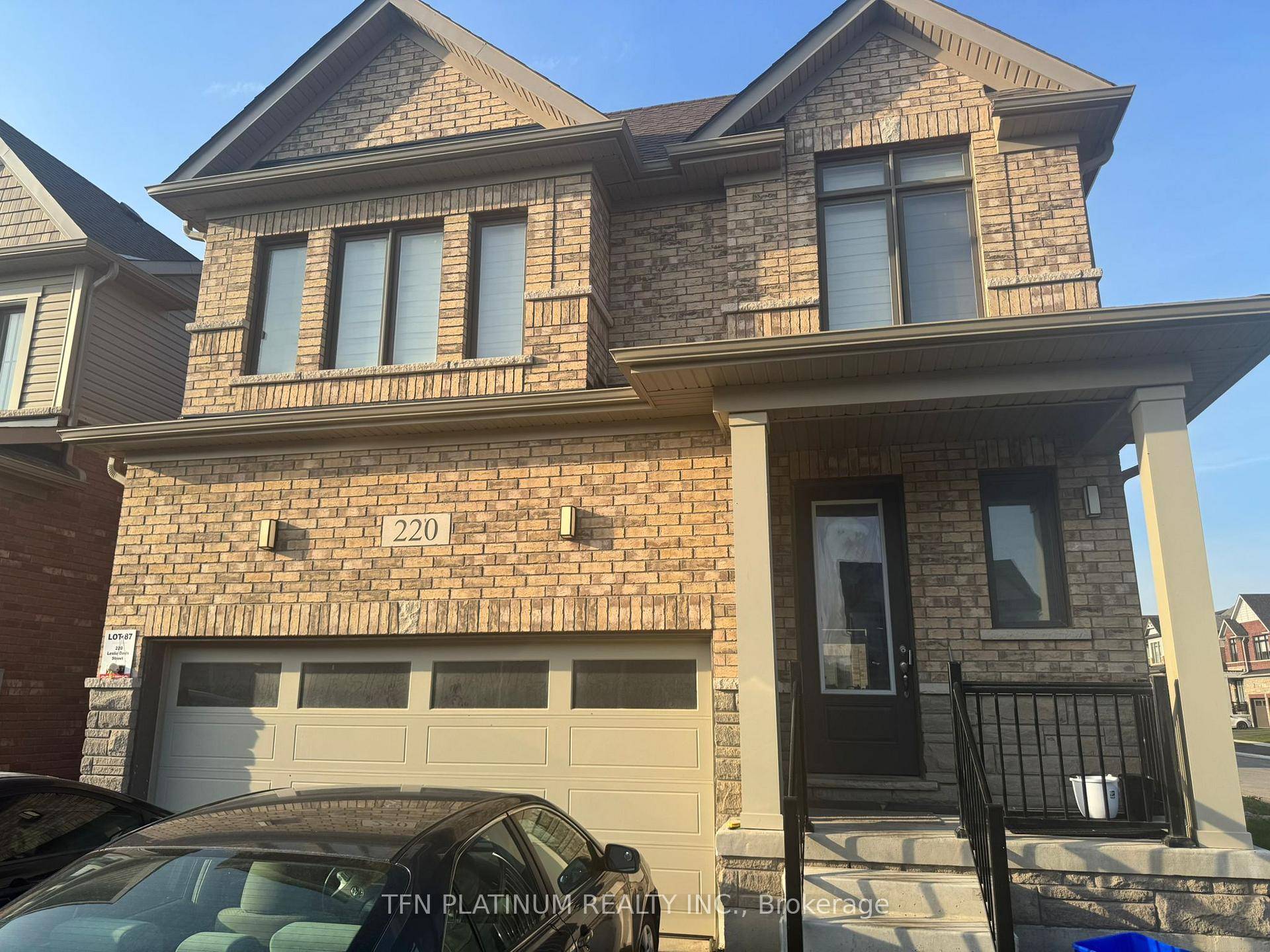 A stunning Corner 4 bedroom, 2.