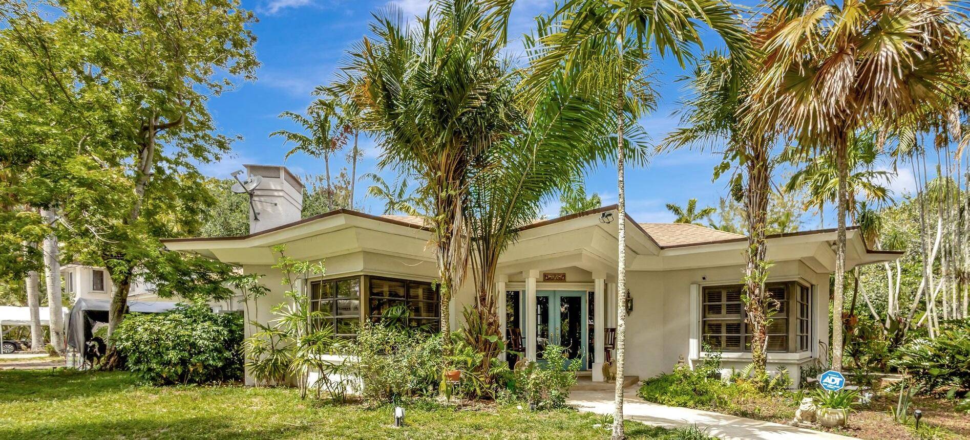 THE HOME IS HUGE BUT THE 3.
