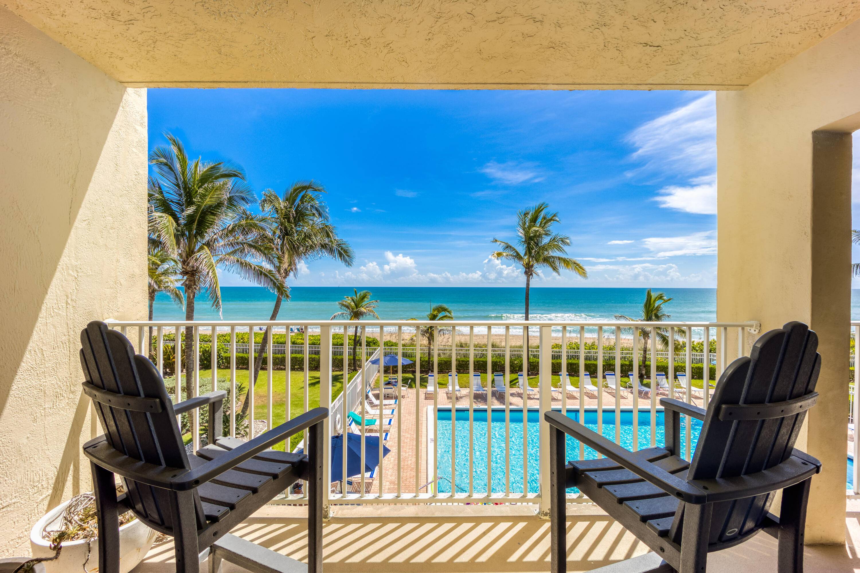 OCEANFRONT INVESTORS DREAM !