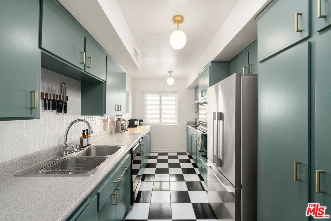 7949   Selma Ave 1.0 Hollywood Hills East LA