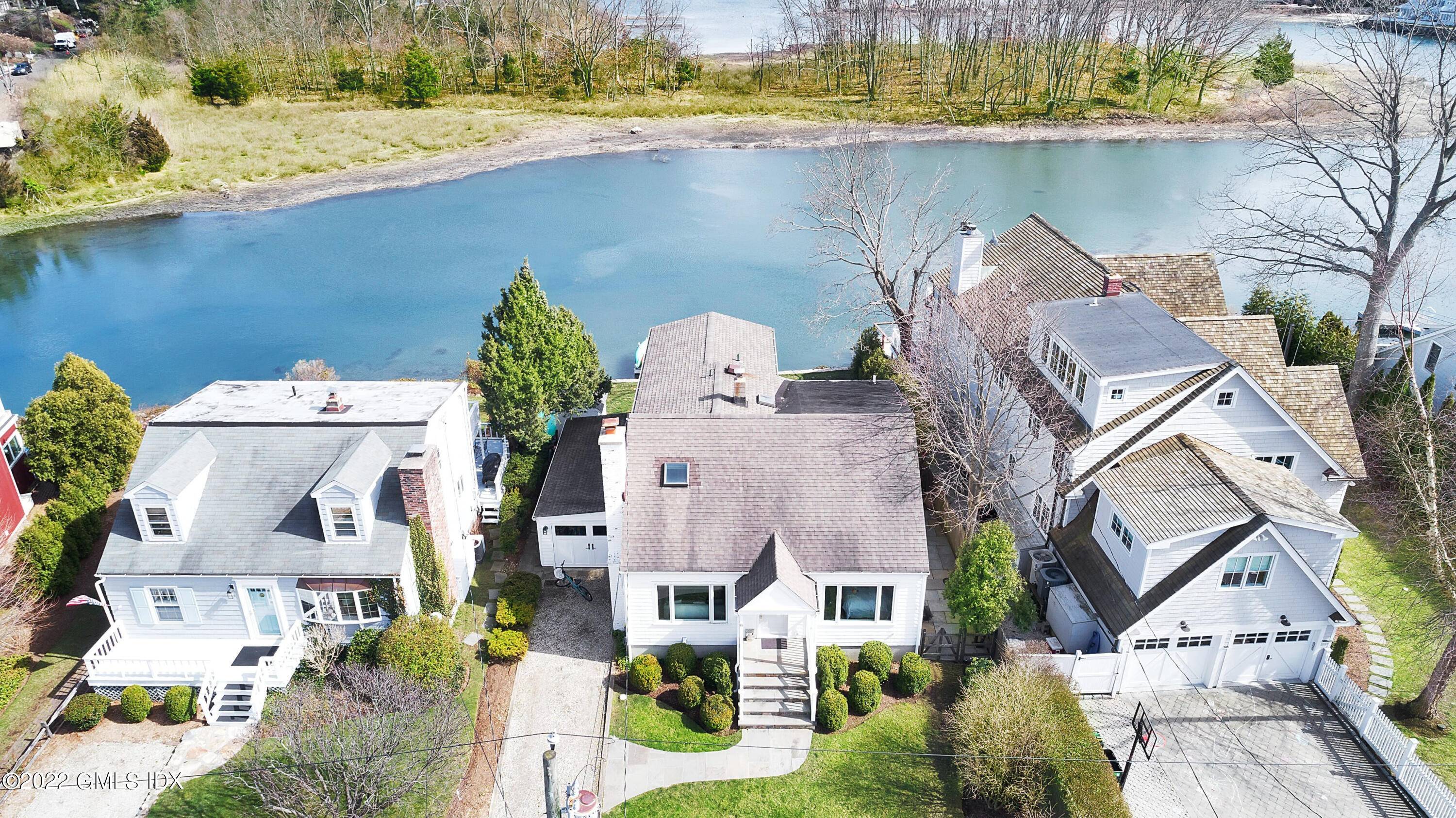 Waterfront Rowayton 4 bedroom inviting chic home.