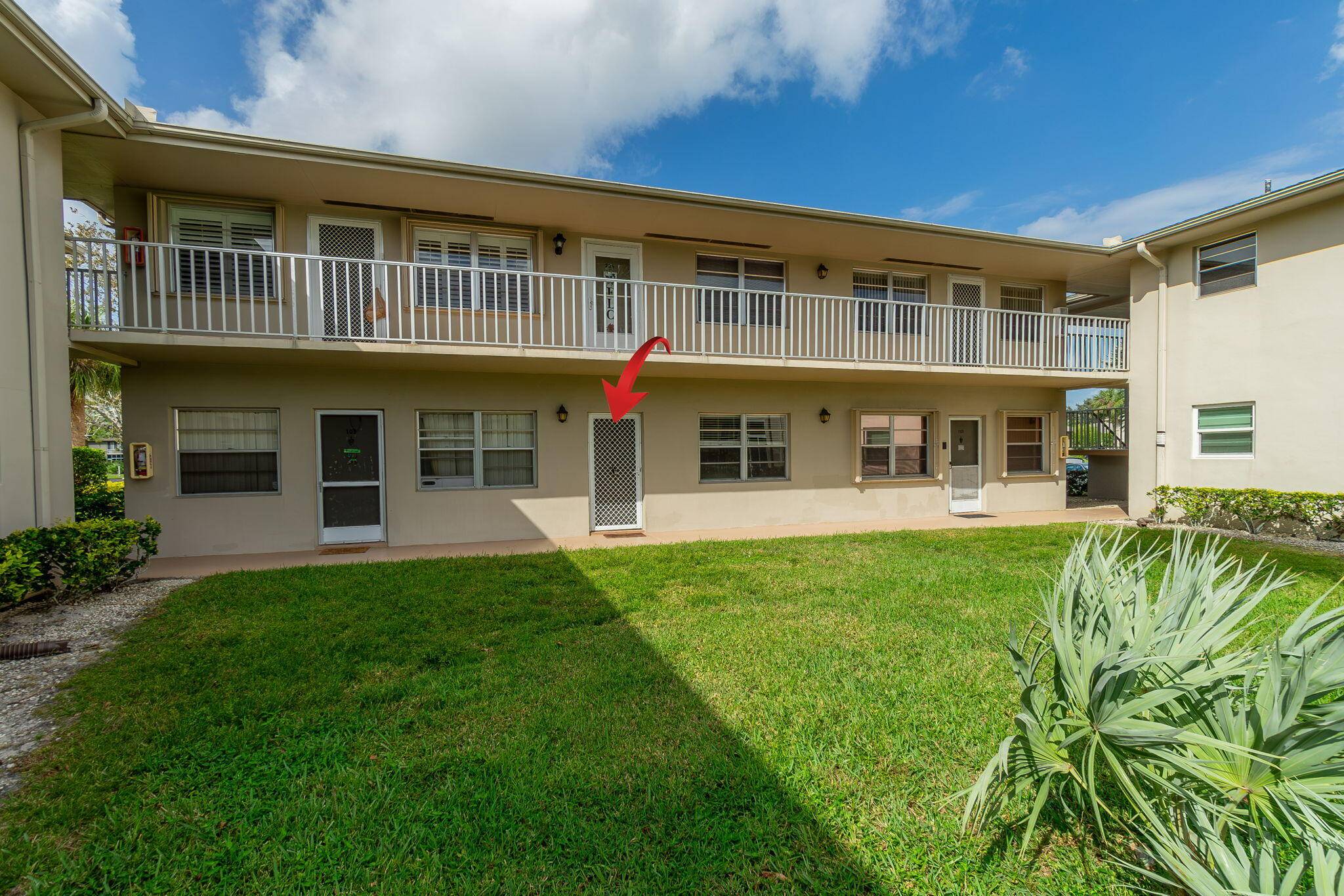 Welcome to this wonderful CBS construction condo nestled in the active, private and peaceful 55 community of VISTA ST.