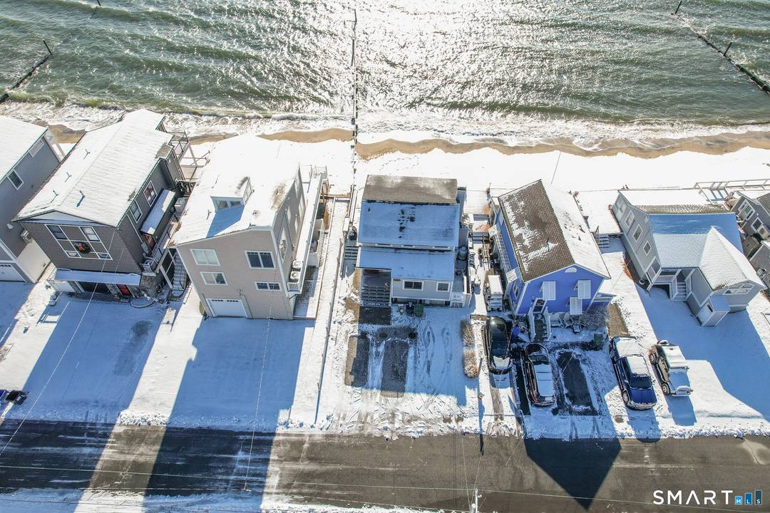 Adorable 4 bedroom, 1 1 2 bath beachfront retreat available as an academic rental from early September through the end of May in the highly sought after Chalker Beach neighborhood ...