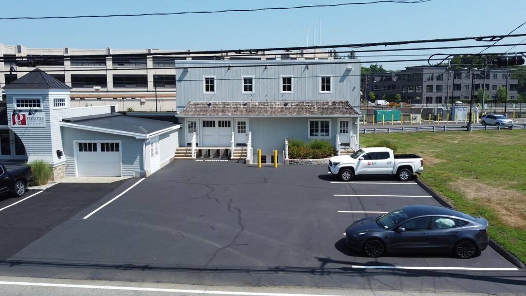 FOR LEASE 4, 500 month NNN Warehouse Retail Space with Office Full Basement 6, 115 SF across three floors 2, 038 SF per floor 1 standard size loading dock Modern ...