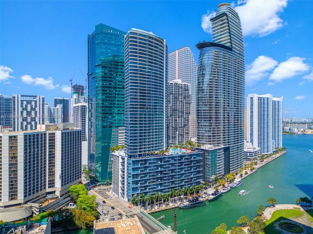 Spectacular 07 Line at Epic Residences premier waterfront living in Downtown Miami.
