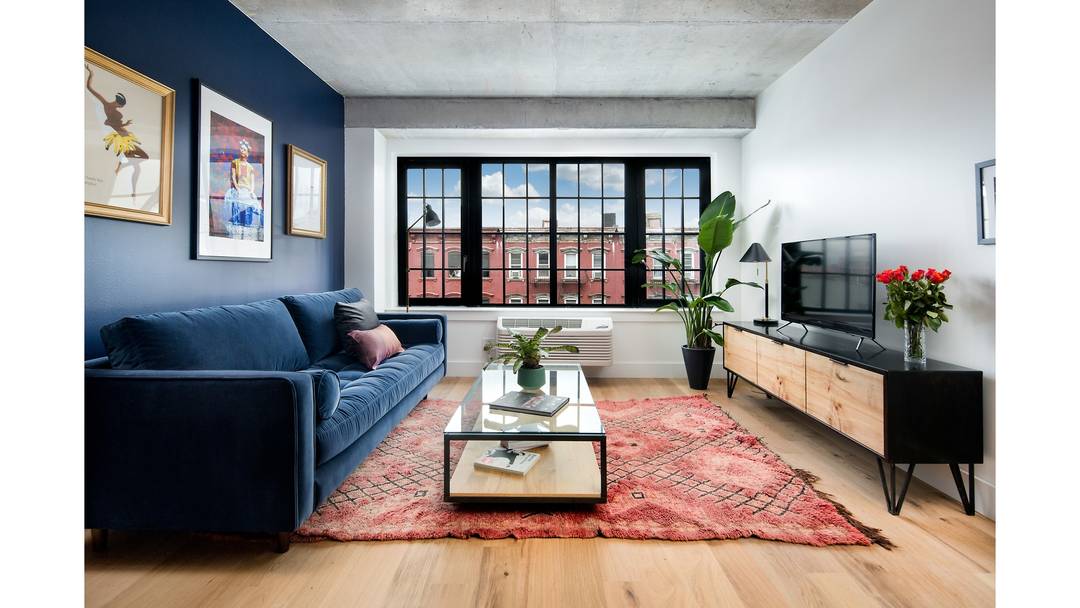 2 bedroom residence with large private terrace !