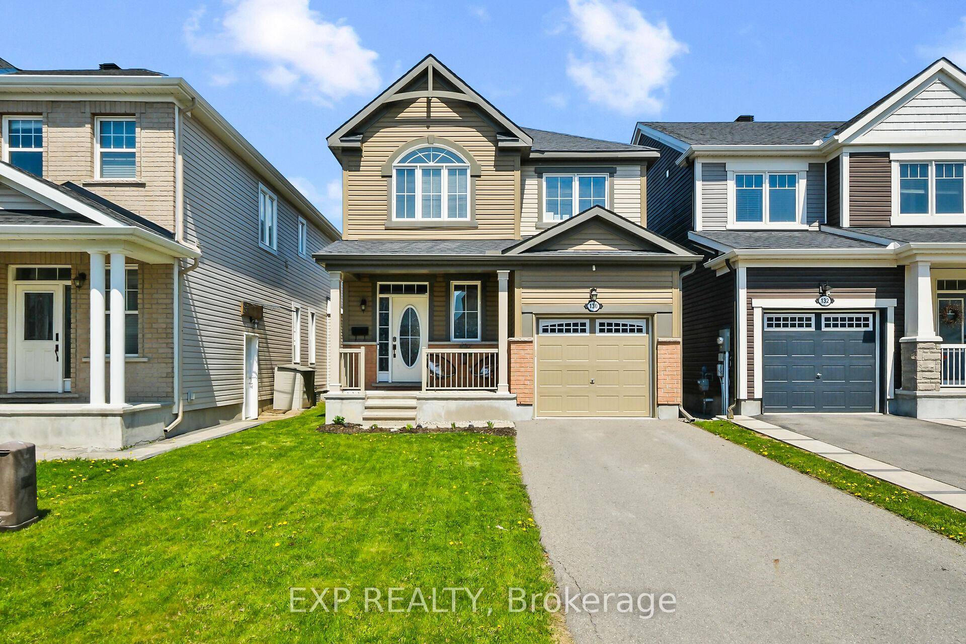 AVAILABLE July 7th Welcome to this bright and beautiful 3 Bed 3Bath detached home in the highly sought after Avalon West community.