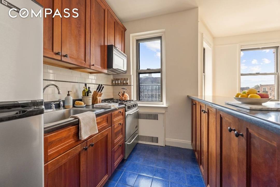 Ideally situated on the top floor of a charming pre war elevator building, this bright and inviting residence offers an ideal blend of classic character and generous proportions in the ...