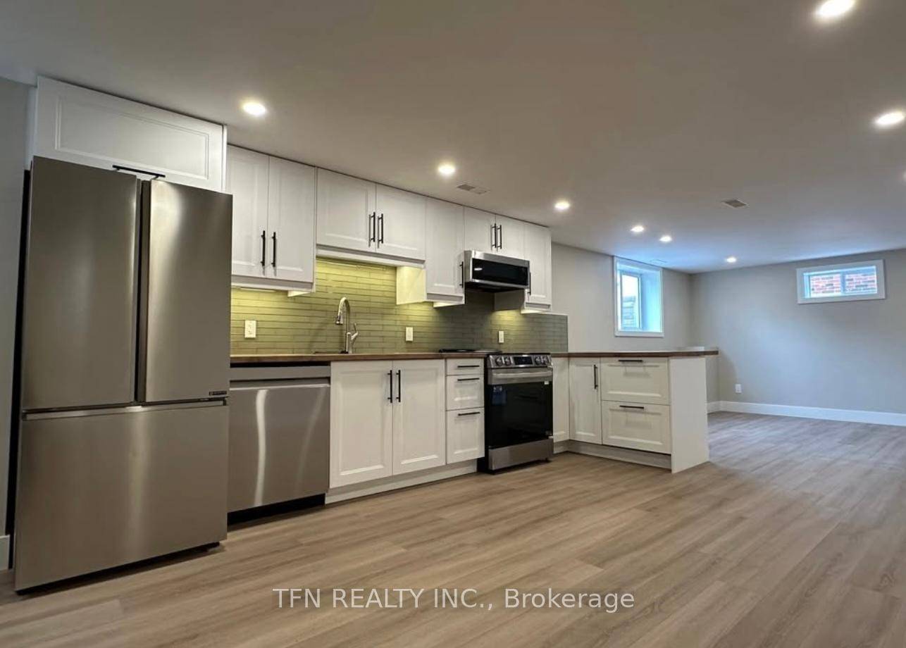Fully renovated lower level apartment in sought after East Mountain neighbourhood.