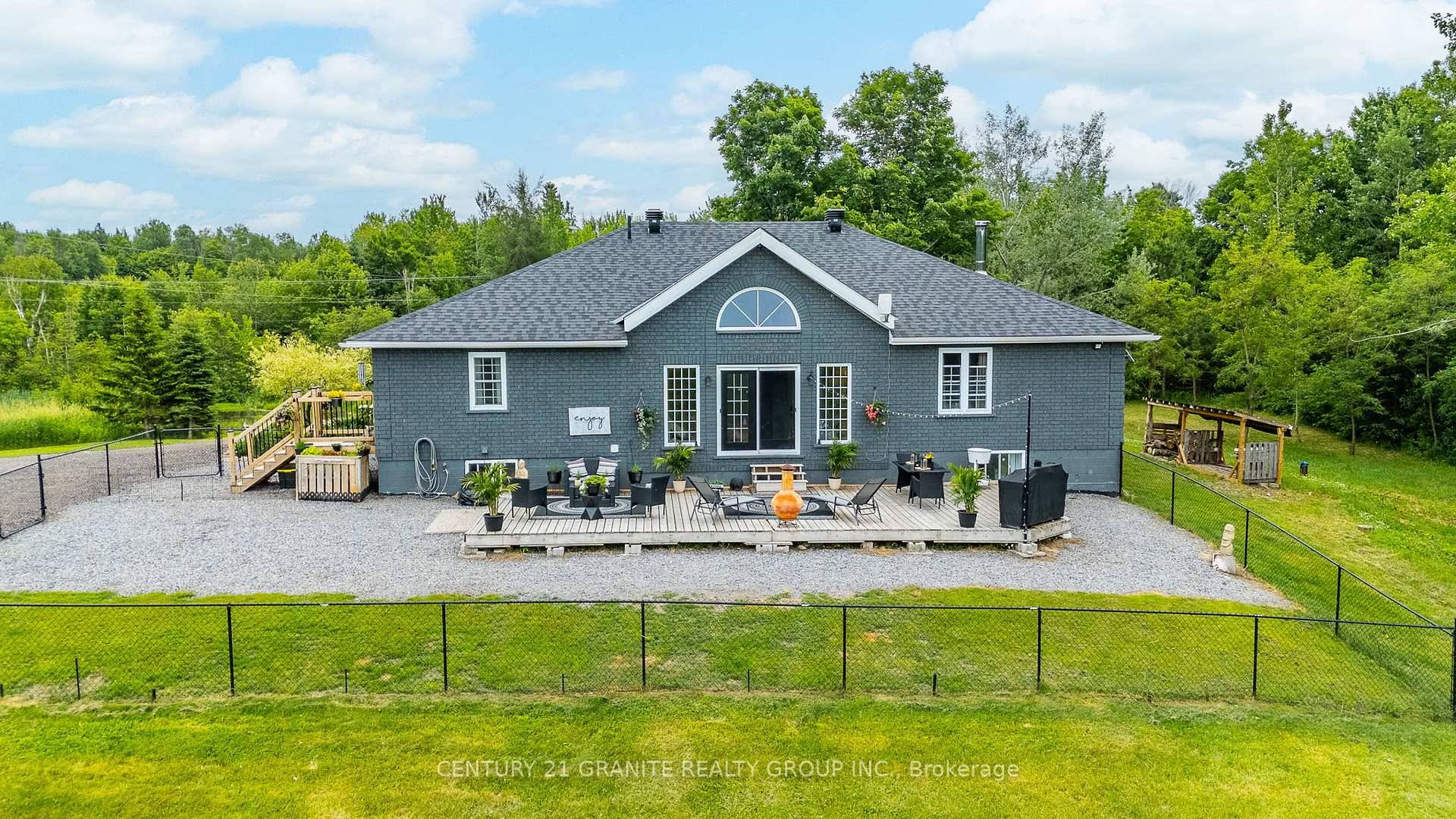 Spacious Country Retreat on 11.