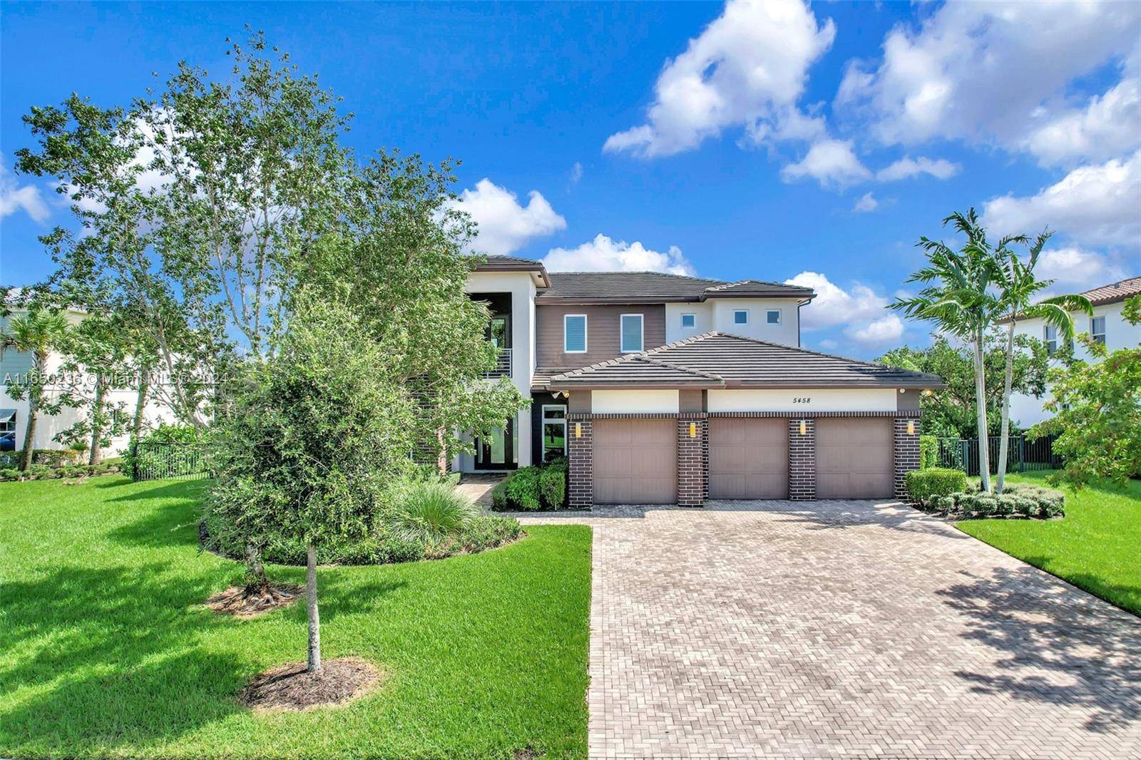 MOTIVATED SELLER ! Welcome to Stillwater Shores !