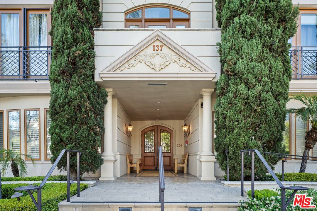 137  S Spalding Dr 2BR Beverly Hills La