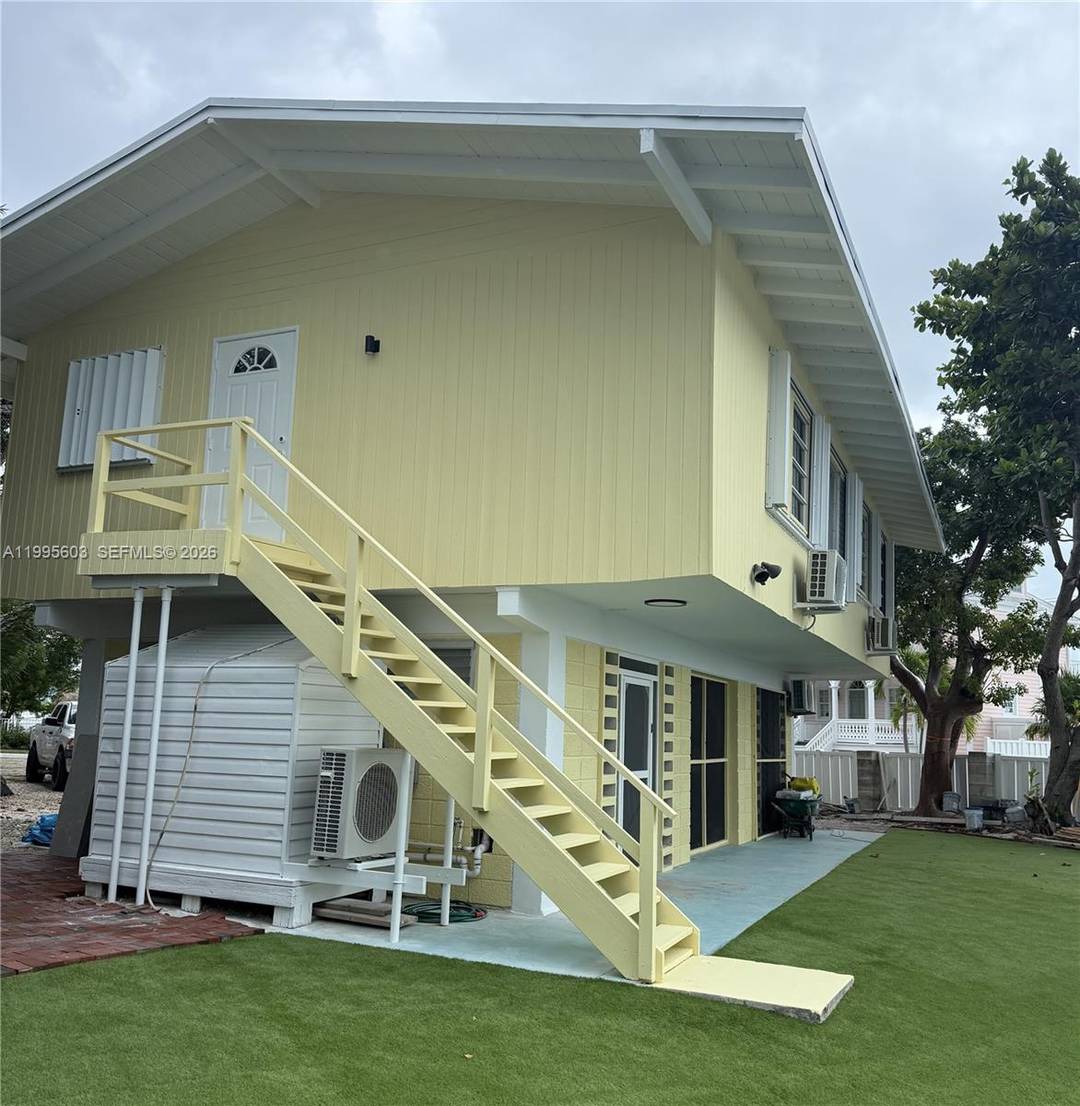 Waterfront living at its best !