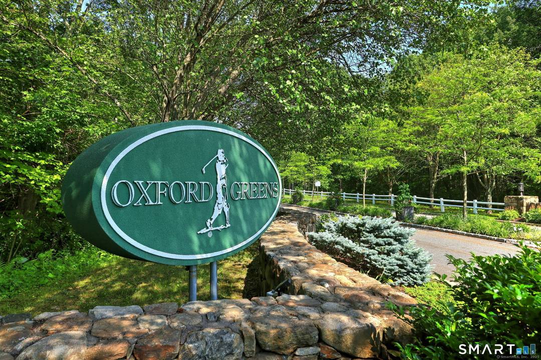 Nestled alongside the top ranked Oxford Greens golf course is an impressive collection of Del Webb's luxury 55 homes.