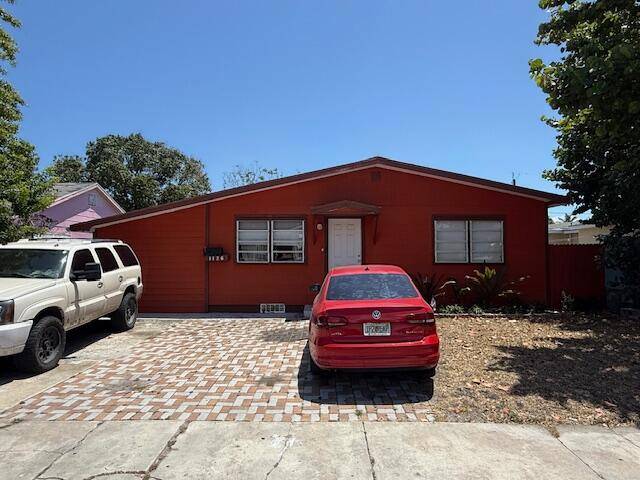 Spacious and open living room area connected to 2 large bedrooms and 2 full baths.