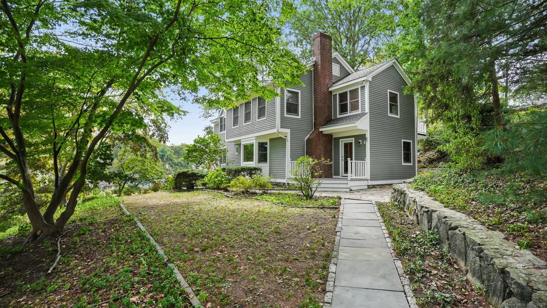 Welcome to 9 Trailside Drive, tucked away in Norwalk's sought after Wolfpit neighborhood.