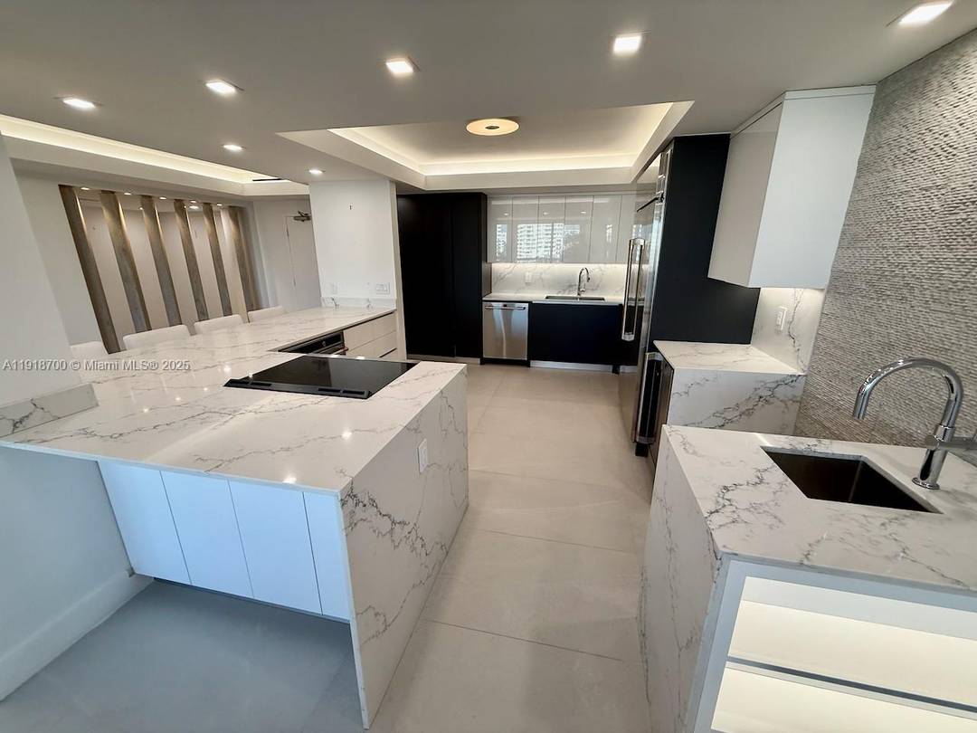 Stunning Bayfront Renovation in Miami Beach NoBe Fully renovated in 2021, this modern waterfront residence offers a serene, resort style lifestyle just a 15 minute walk to the beach.