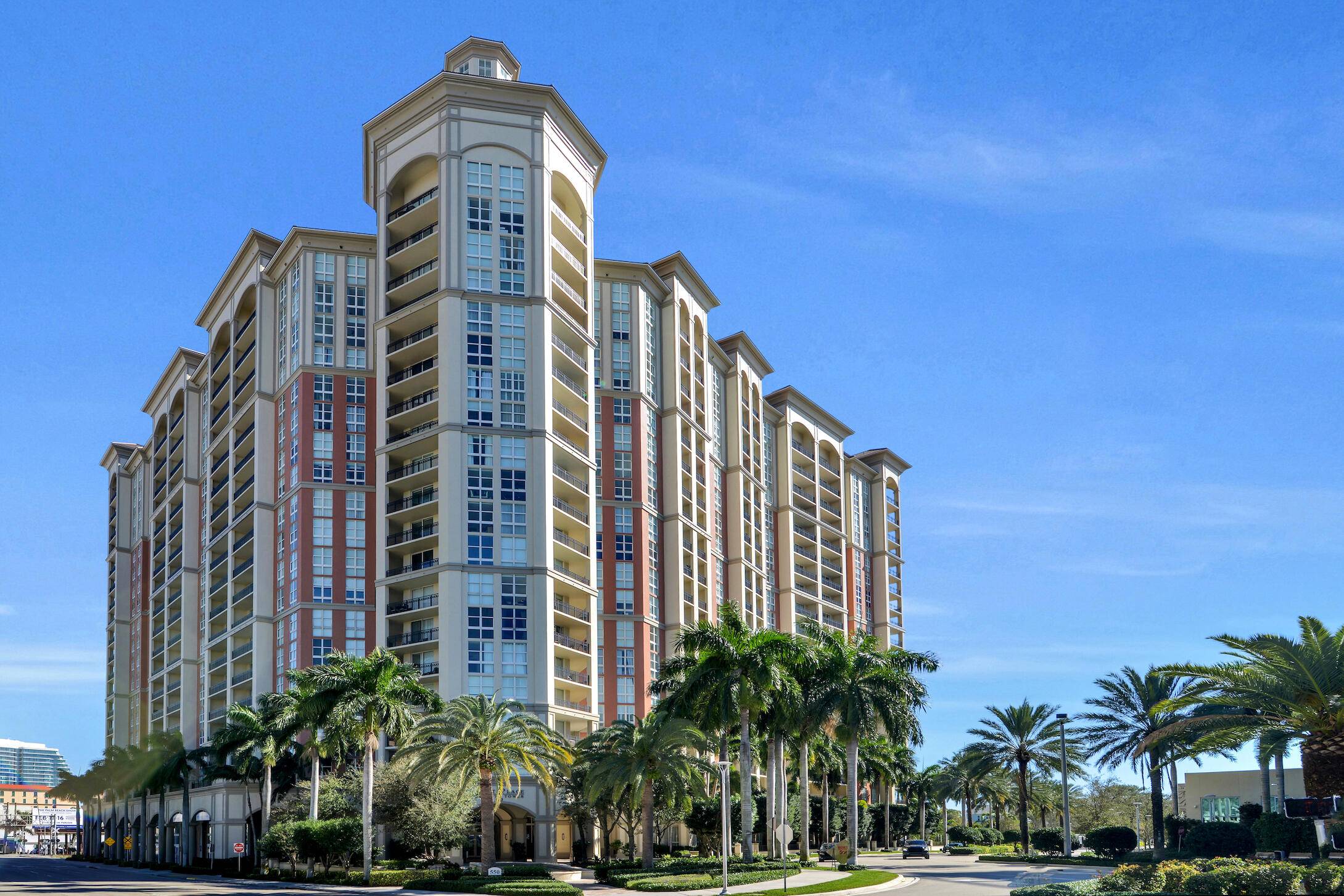 Location ! Location ! Welcome to Cityplace South Tower Condo located in the heart of downtown West Palm beach.