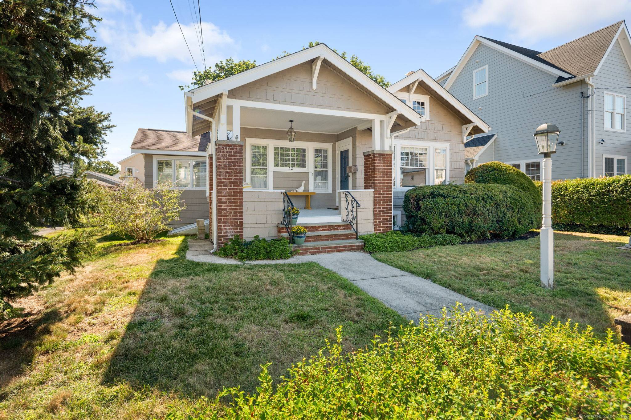 Charming Craftsman Bungalow in Prime Location !