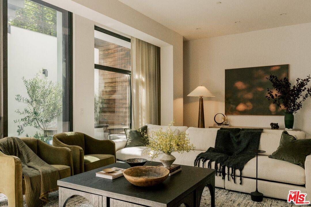 702  N Doheny Dr 3BR Sunset Strip La