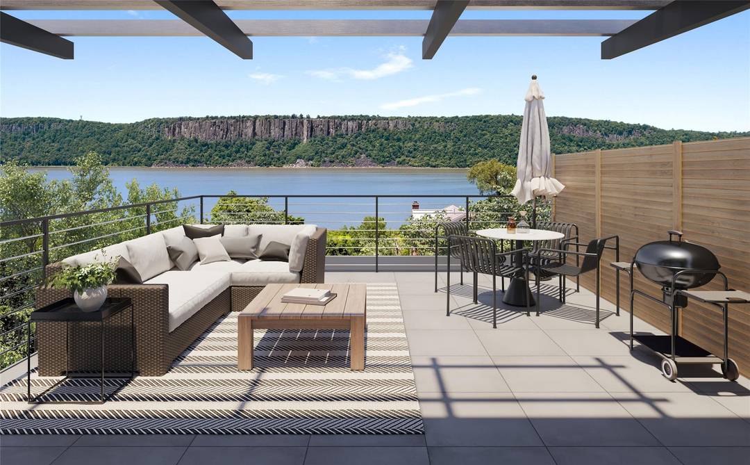 NEW CONSTRUCTON Discover Hudson Vista Townhomes, where elevated living meets unparalleled natural beauty.