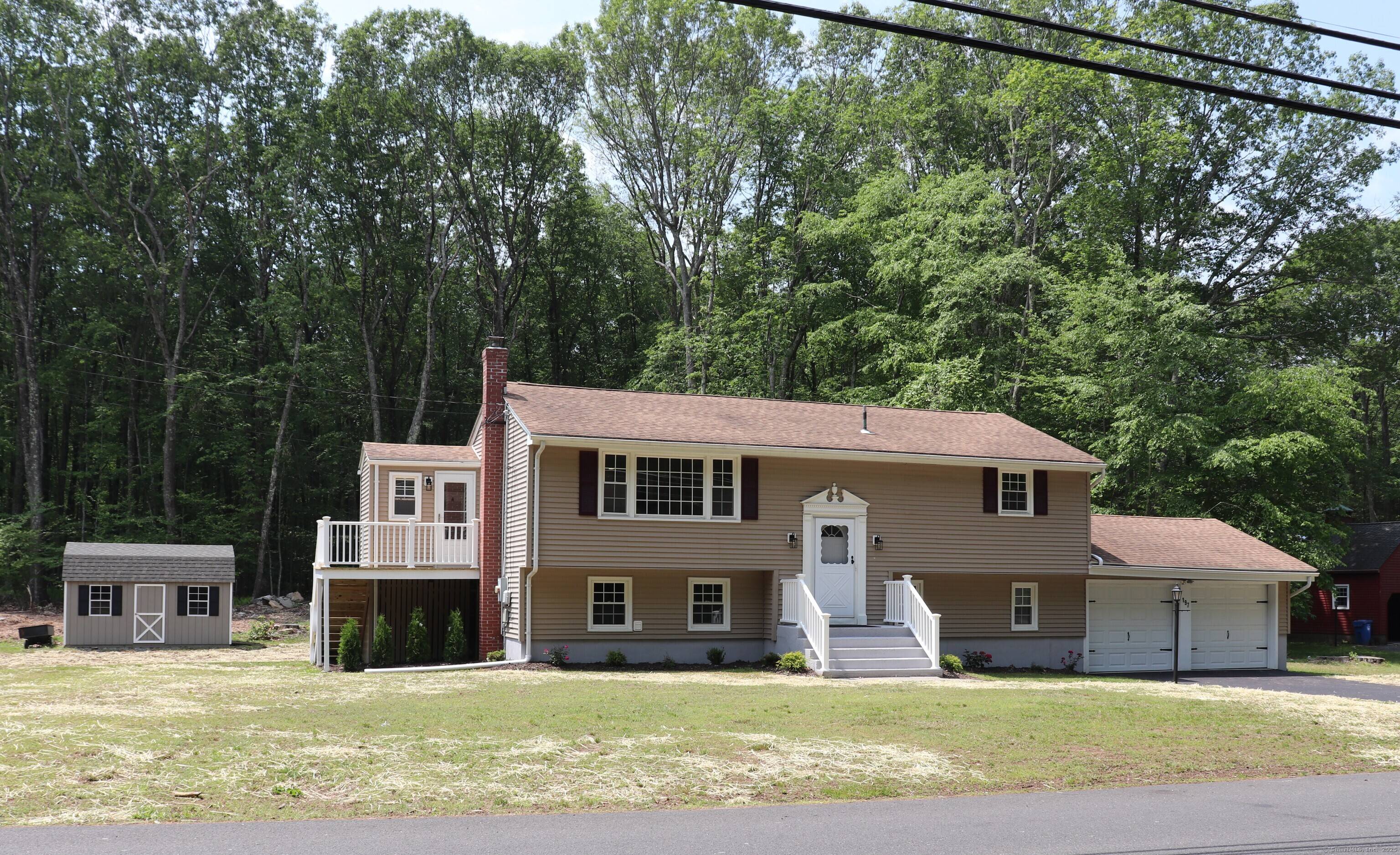 Move in ready and beautifully updated !