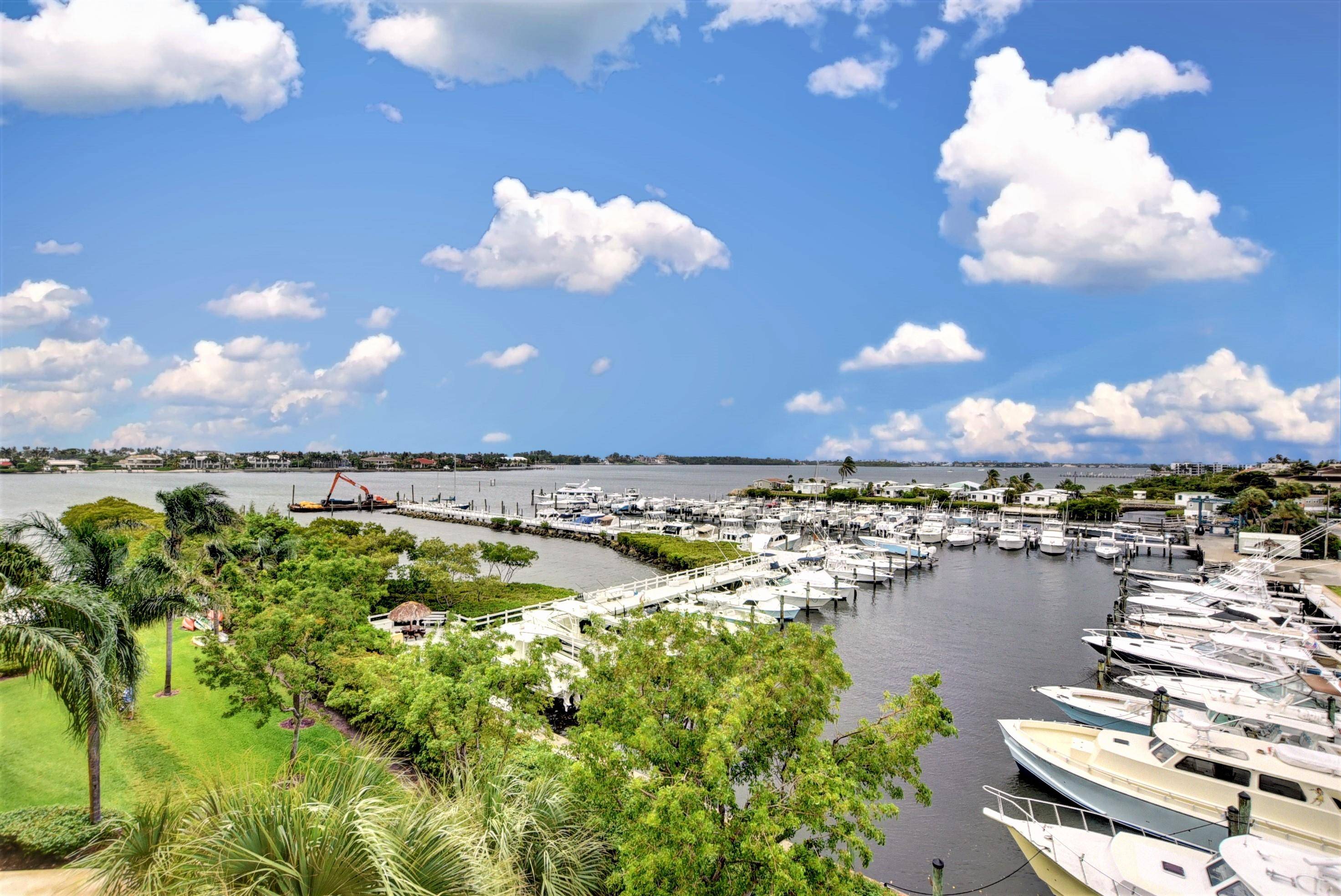 Endless Intracoastal water views !