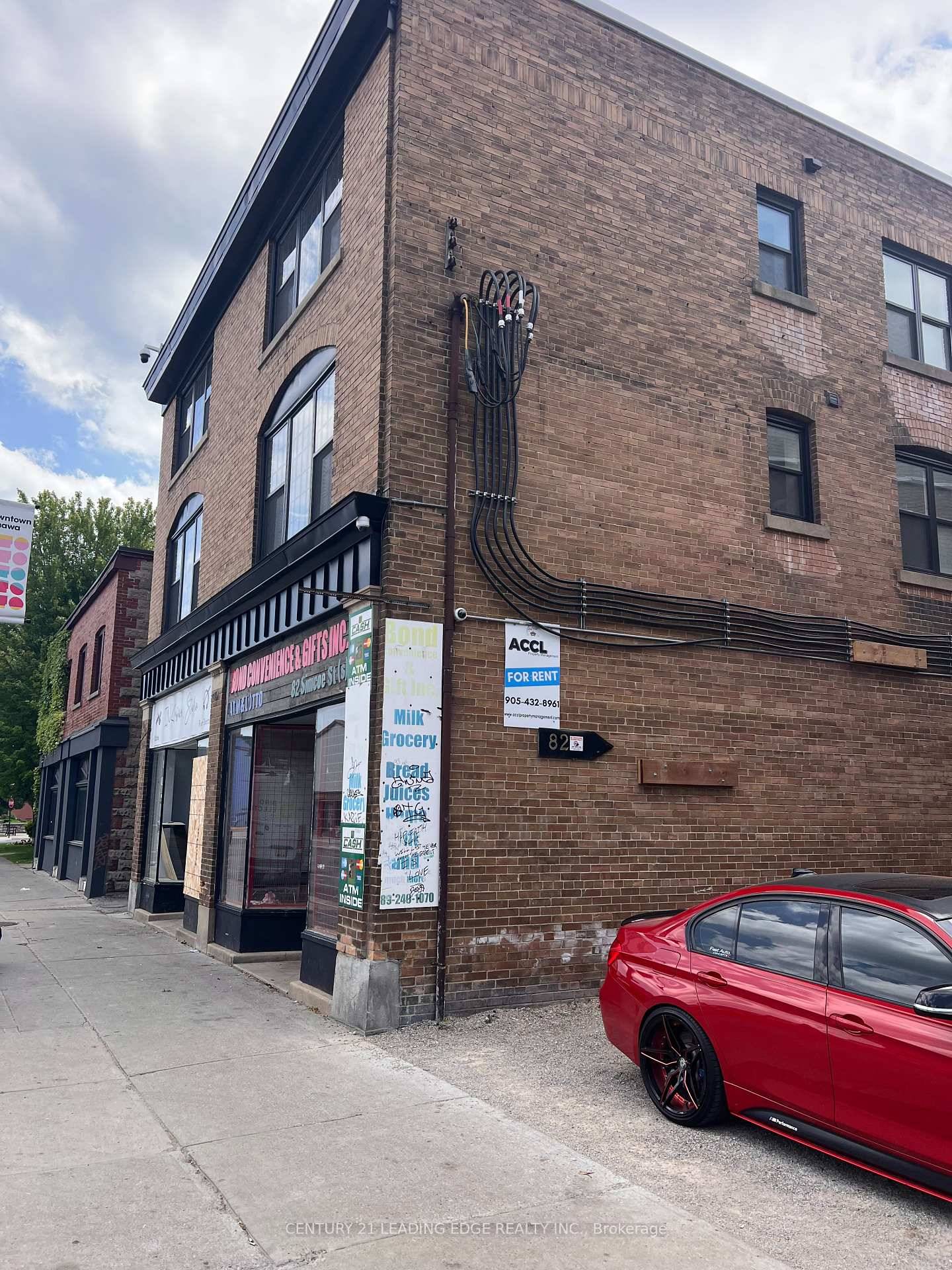 Welcome to Unit 1 of this conveniently located property in the heart of downtown Oshawathis freshly updated, spacious one bedroom unit offers comfort, accessibility, and affordability, featuring a spacious bright ...