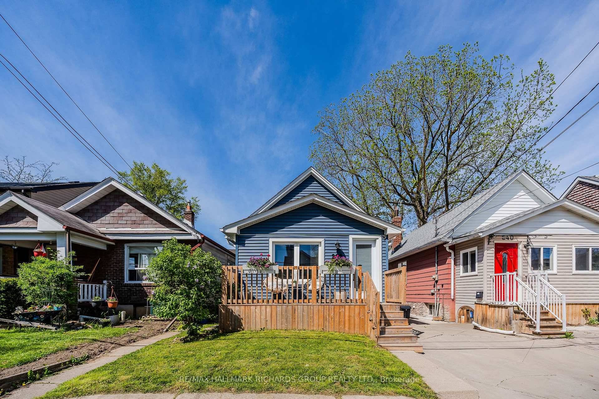 Welcome to 238 Westlake Avenue a charming, fully renovated detached bungalow nestled on a 25 x 100 ft lot in East York's sought after Woodbine Lumsden community.
