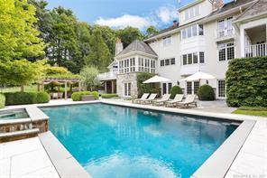 LUXURY SUMMER LEASE. Fully furnished stocked w household essentials from teacups to towels, pots to pillows.