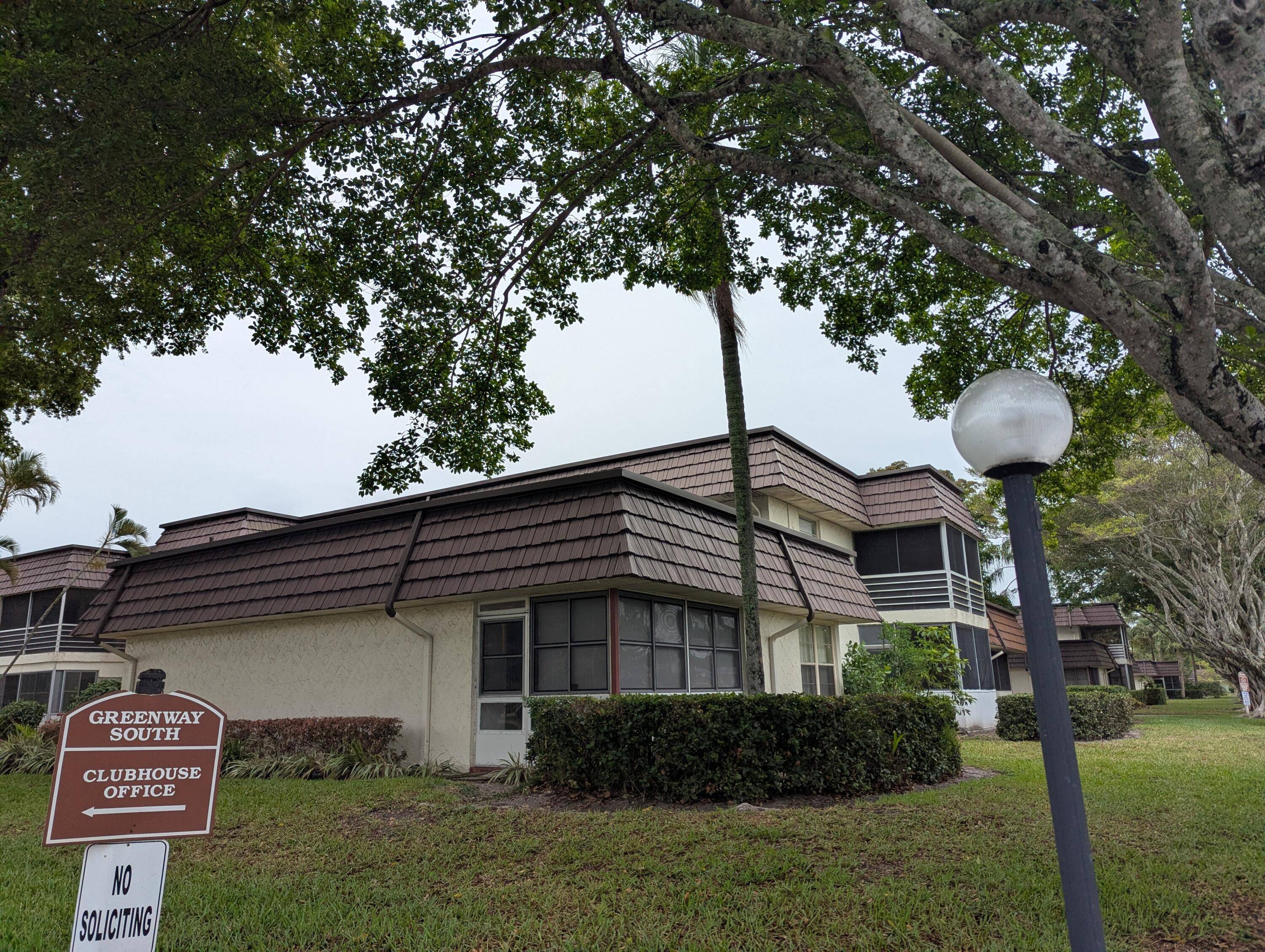 Very nice 1 bedroom, 1. 5 bathroom ground floor corner unit in sought after greenway Village.