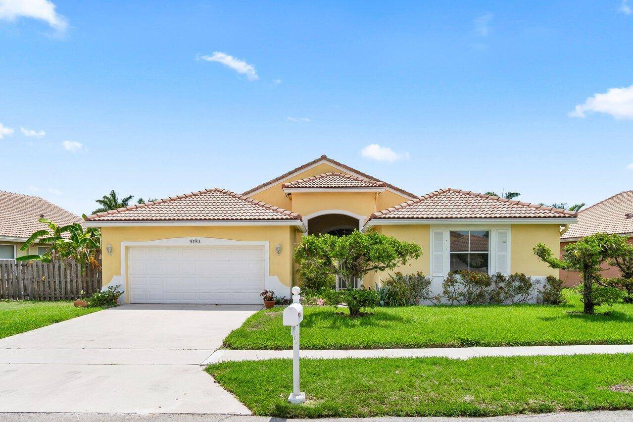 For Rent Beautiful 4 Bedroom 3 Bathroom Home in Verona Lakes !