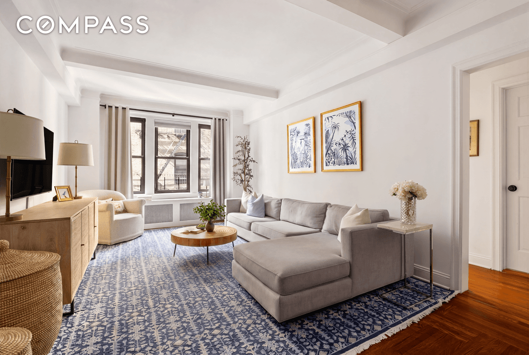 SHOWINGS BEGIN THURSDAY, MAY 14TH Prime Carnegie Hill Pre war 2 Bedroom This beautifully proportioned two bedroom apartment offers gracious pre war living in an elegant full service cooperative Carnegie ...