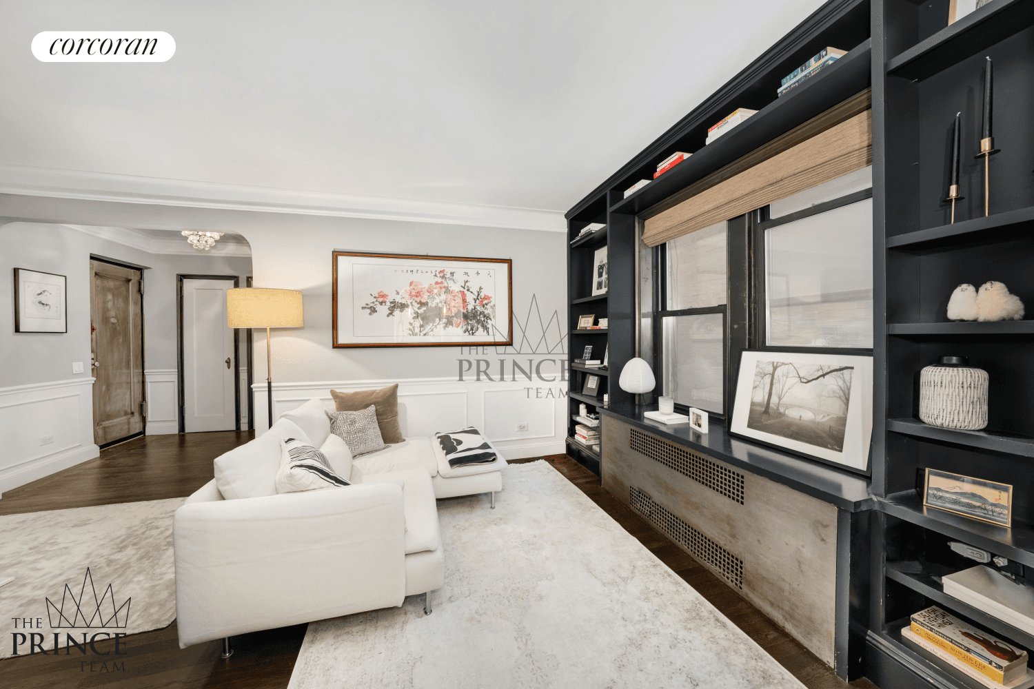 This chic, turn key studio offers a thoughtfully designed space featuring a designated dressing area, a cozy breakfast nook, and a spa like bathroom.